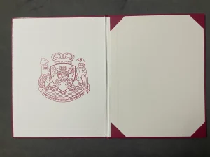 加拿大昆特兰理工大学毕业证外壳（文凭封套）完整解析